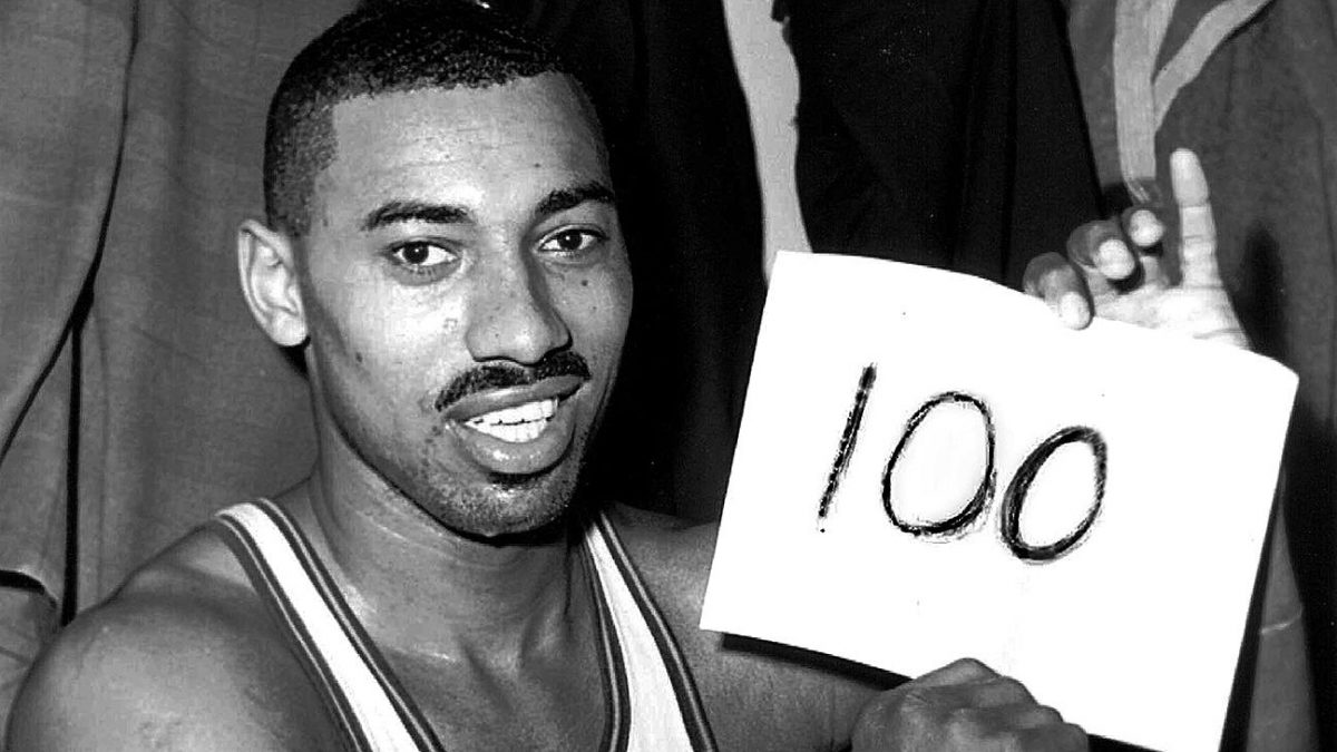 🏀 NOCHE PARA EL RECUERDO: Wilt Chamberlain y los 100 puntos eternos